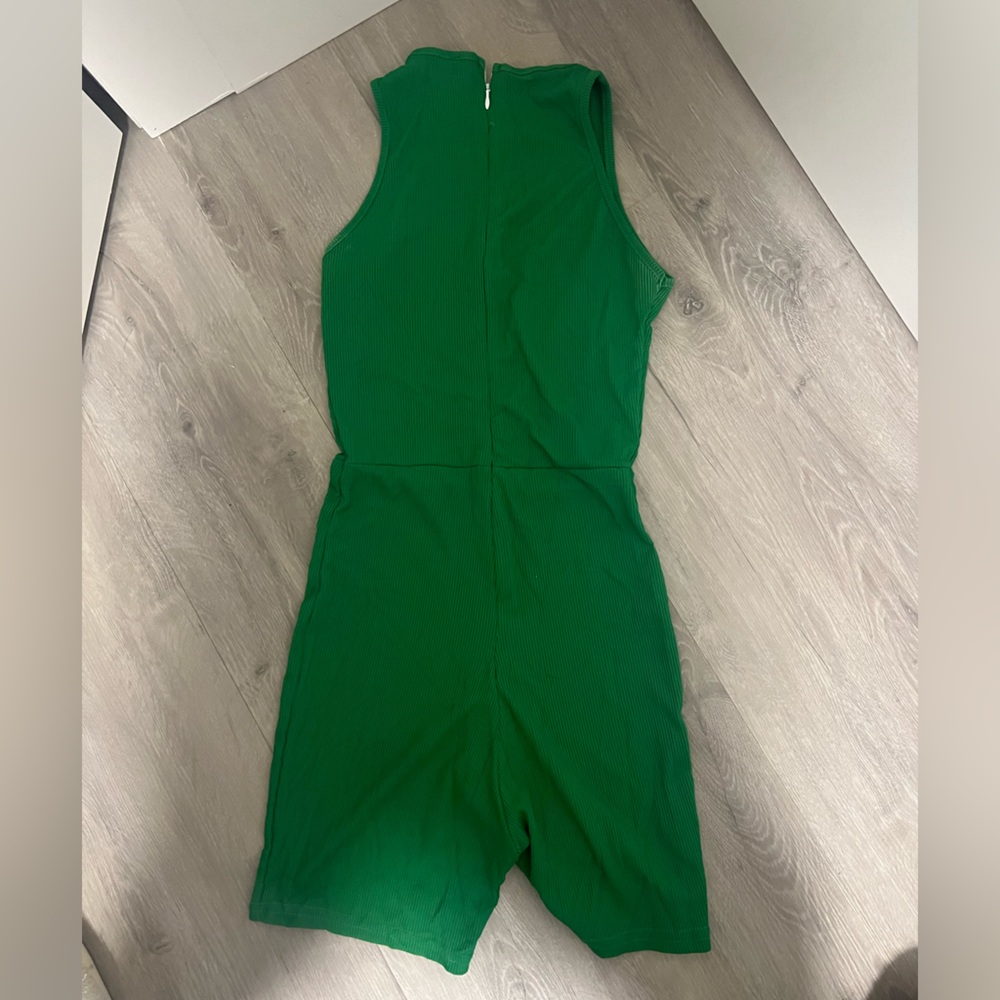 Green Ribbed Racer Neck Romper - Picture 4 of 4